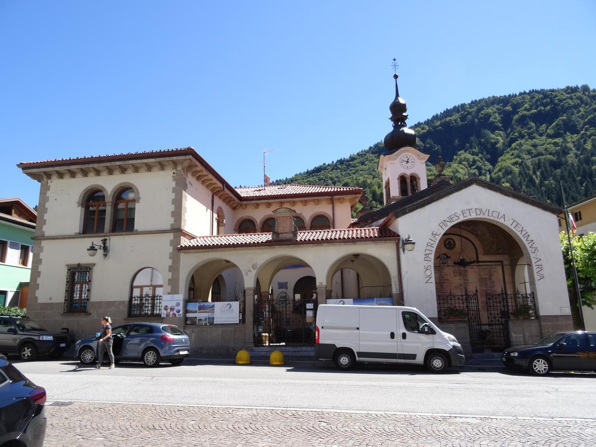 Hotel Galles Палуцца Экстерьер фото